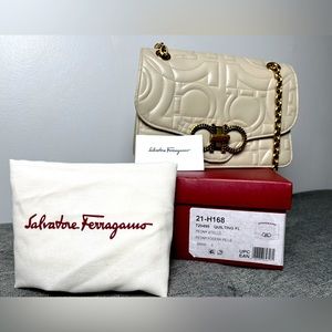 Like new ferragamo classy handbag